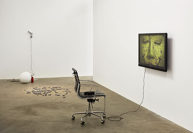 02_Smiley Suicide_01